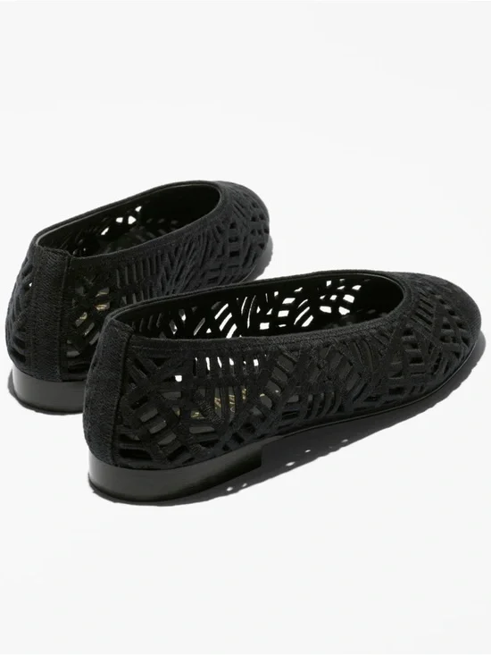 CHANEL Black Laser-Cut Ballet Flats 39 BALLET FLATS
Embroidered Cotton - Picture 4 of 12